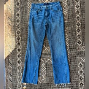 LEVIS Demi Curve Classic Straight Leg Jean Size 4